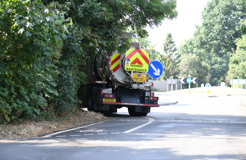 Gully cleaning lorry