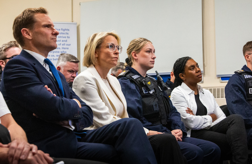 Conservatives Back Police Officers